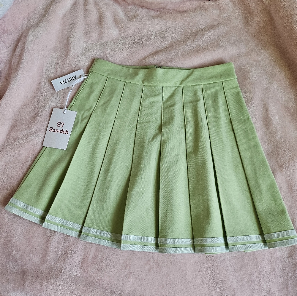 Aritzia Sunday Best Pleated Skirt